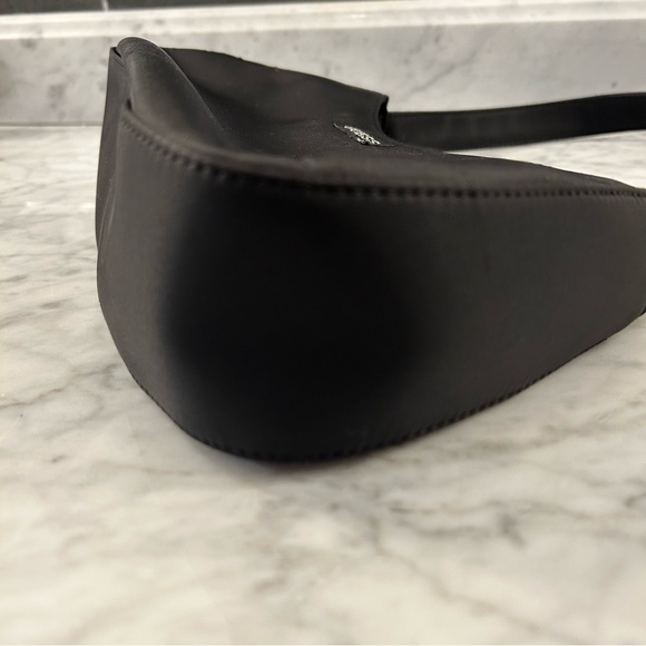 Vintage GUESS Y2K 90s Black Nylon Shoulder Bag EUC - Picture 7 of 10